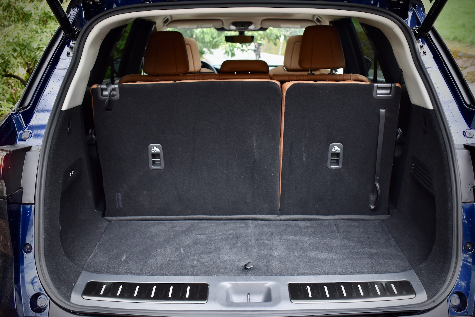 2023 Infiniti QX60 Sensory AWD trunk cargo area