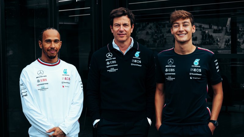 Lewis Hamilton, George Russell Will Stay at Mercedes F1 Team Through 2025