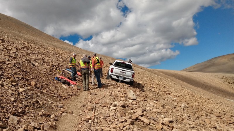 There’s a New GMC Canyon AT4 Stuck on a Colorado Hiking Trail at 14,000 Feet (UPDATE)