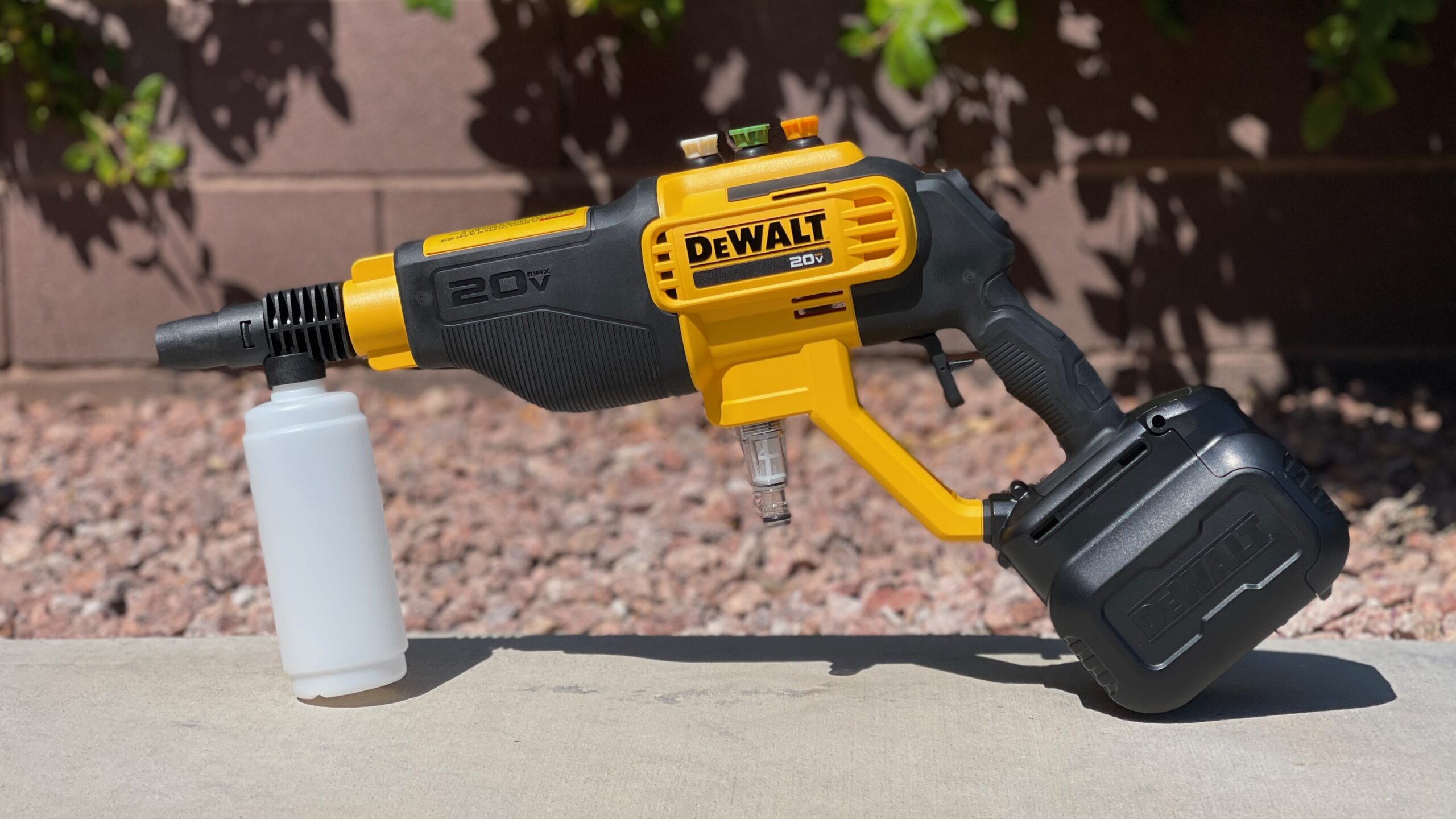 First Impressions Review DeWalt 20V Cordless Pressure Washer