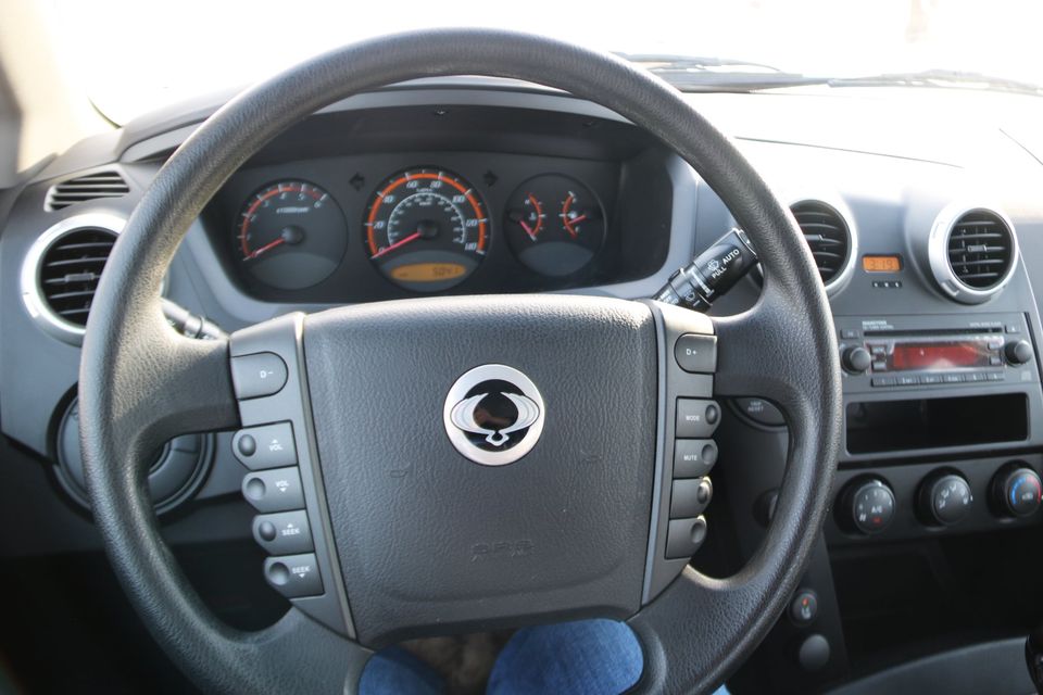 2008 Ssangyong Actyon Sports steering wheel and dashboard