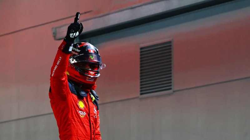 Sainz Takes Pole at F1 Singapore GP Amidst Red Bull Meltdown