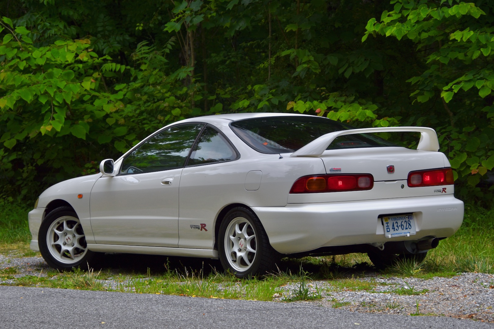 1996 Honda Integra Type R rear three-quarter view