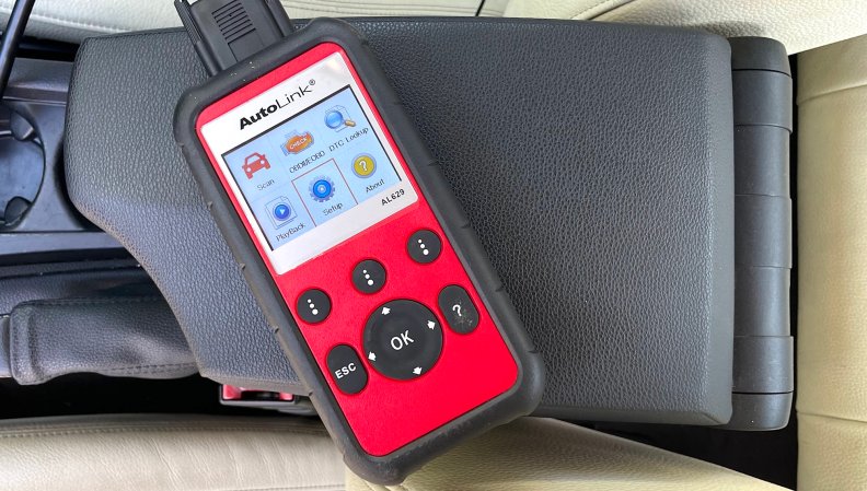 The Autel AutoLink AL629 Diagnostic Scan Tool