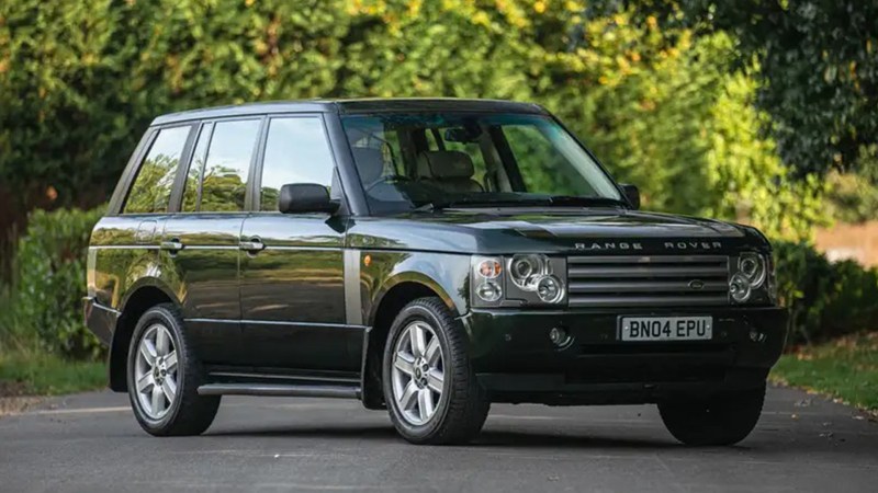 Queen Elizabeth II’s Shockingly Ordinary 2004 Range Rover Will Go to Auction