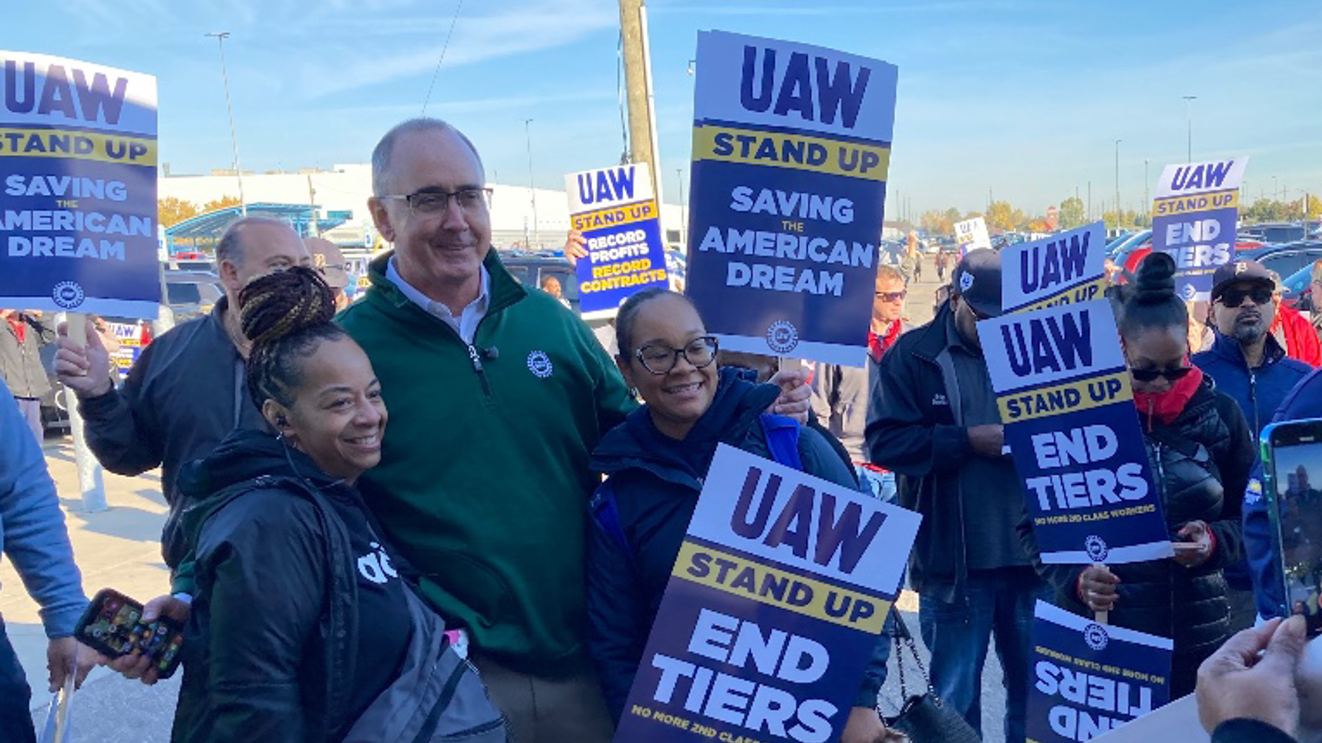 6,800 Workers at Crucial Ram Truck Plant Join UAW Strike