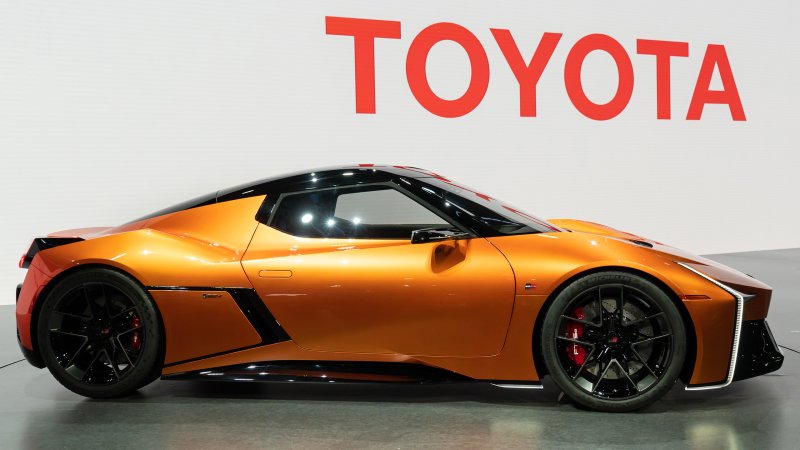 Side profile view of Toyota FT-Se concept at 2023 Japan Mobility Show.