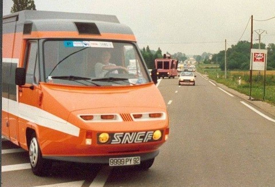 Renault Master TGV Sud-Est van