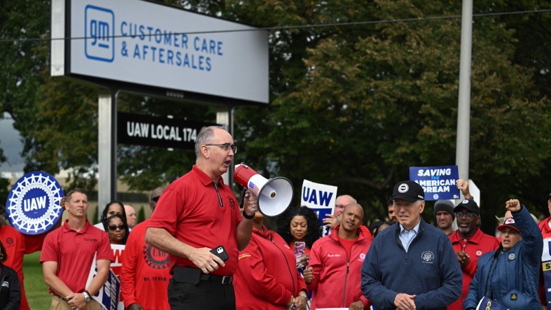 GM and UAW Sign Tentative Labor Agreement, Ending 45-Day Strike