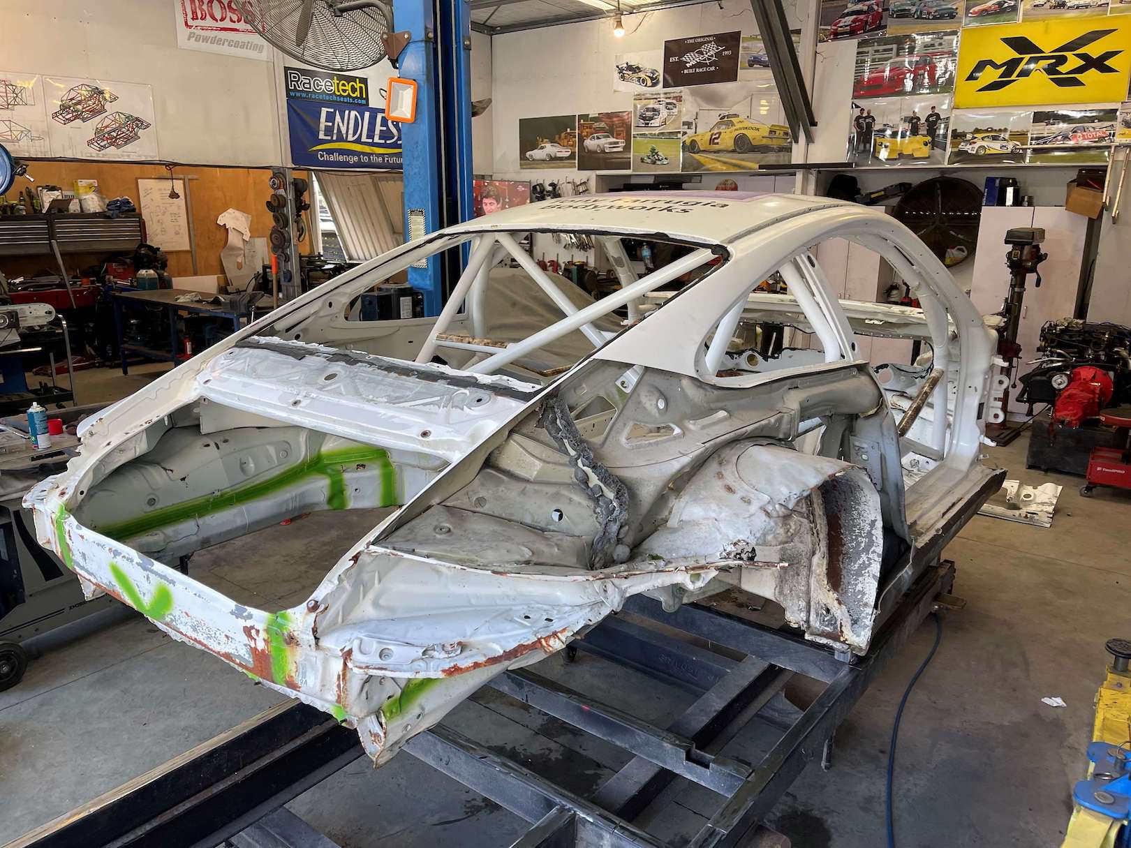 Damaged Porsche 997 GT3 Cup car