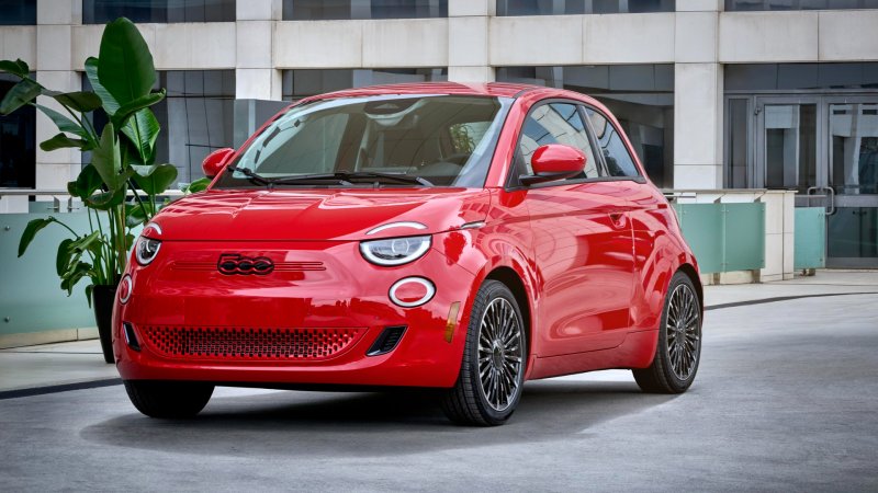 Fiat Is Pausing 500e Production Again Amid Sales Slump