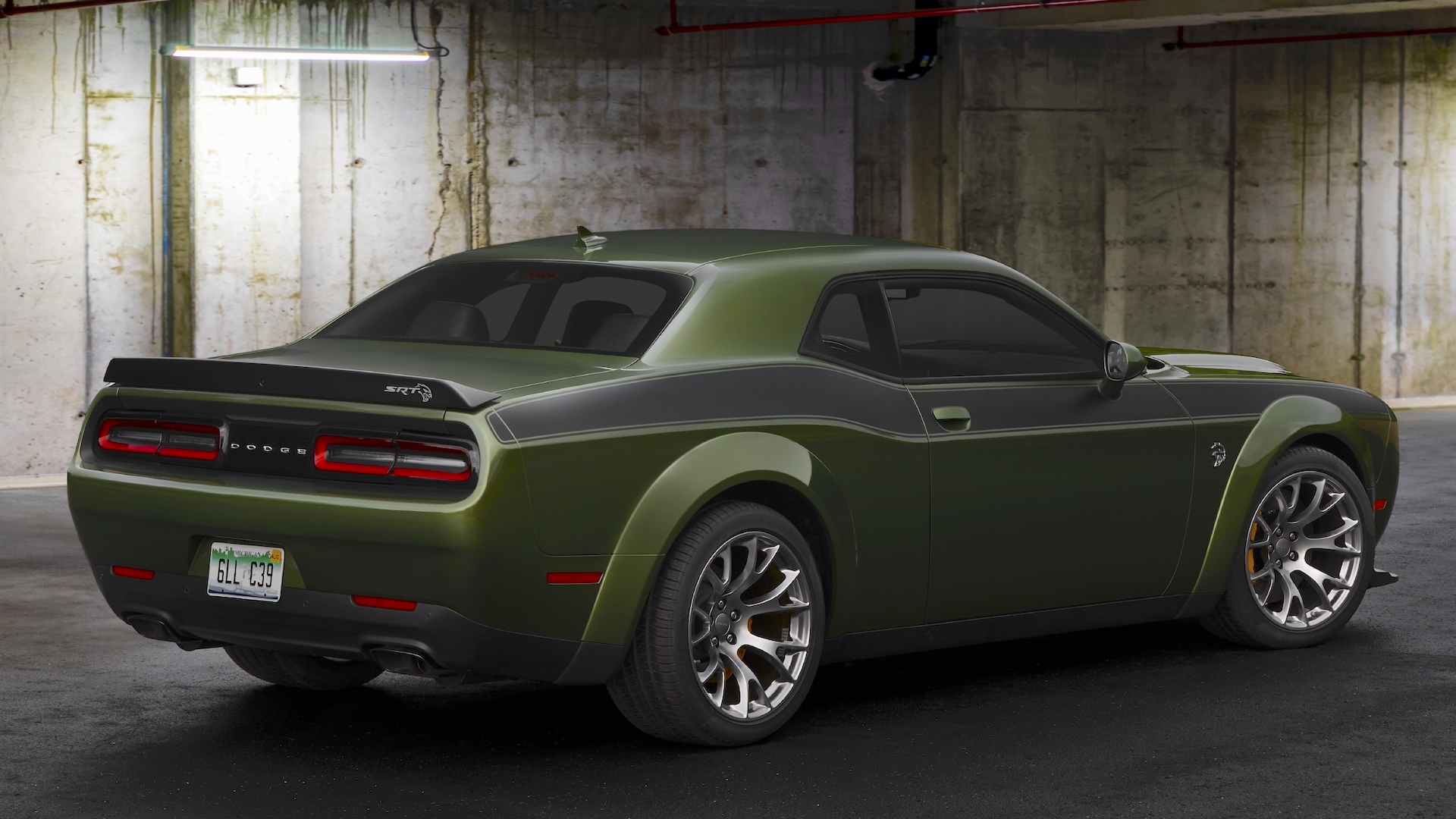 The “Old School” order combination for the 2023 Dodge Challenger SRT Jailbreak model features an F8 Green exterior dressed up with 20-by-11-inch Warp Speed Satin Carbon wheels, Satin Chrome Hellcat badging, Hammerhead Grey seats and seat belts on the interior, and much more customized content.