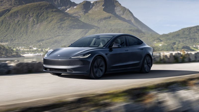 2024 Tesla Model 3 With New Face and Interior Finally Arrives in US