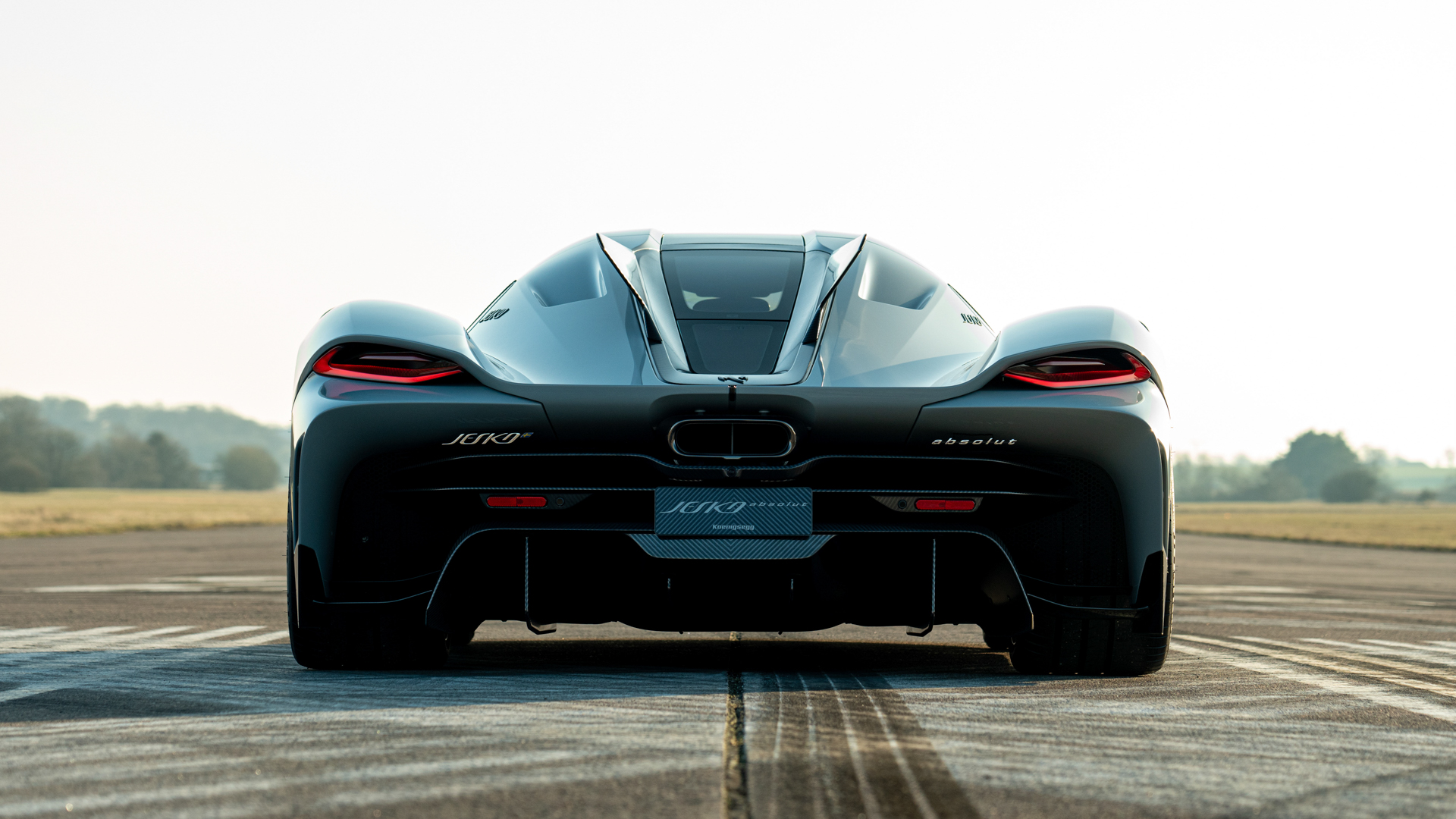 Koenigsegg Calls Out Bugatti And Squares Up For 310-MPH Top Speed ...