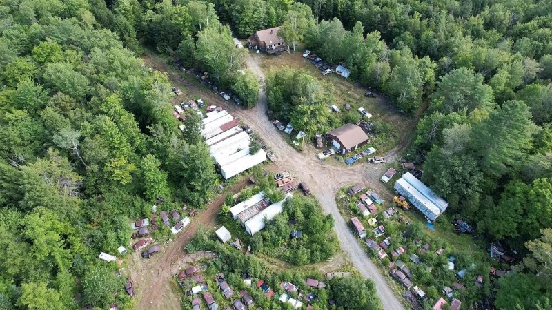 New Hampshire property with classic American cars