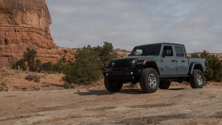 2025 Jeep Gladiator 4xe Means We'll Finally Get a PHEV Pickup