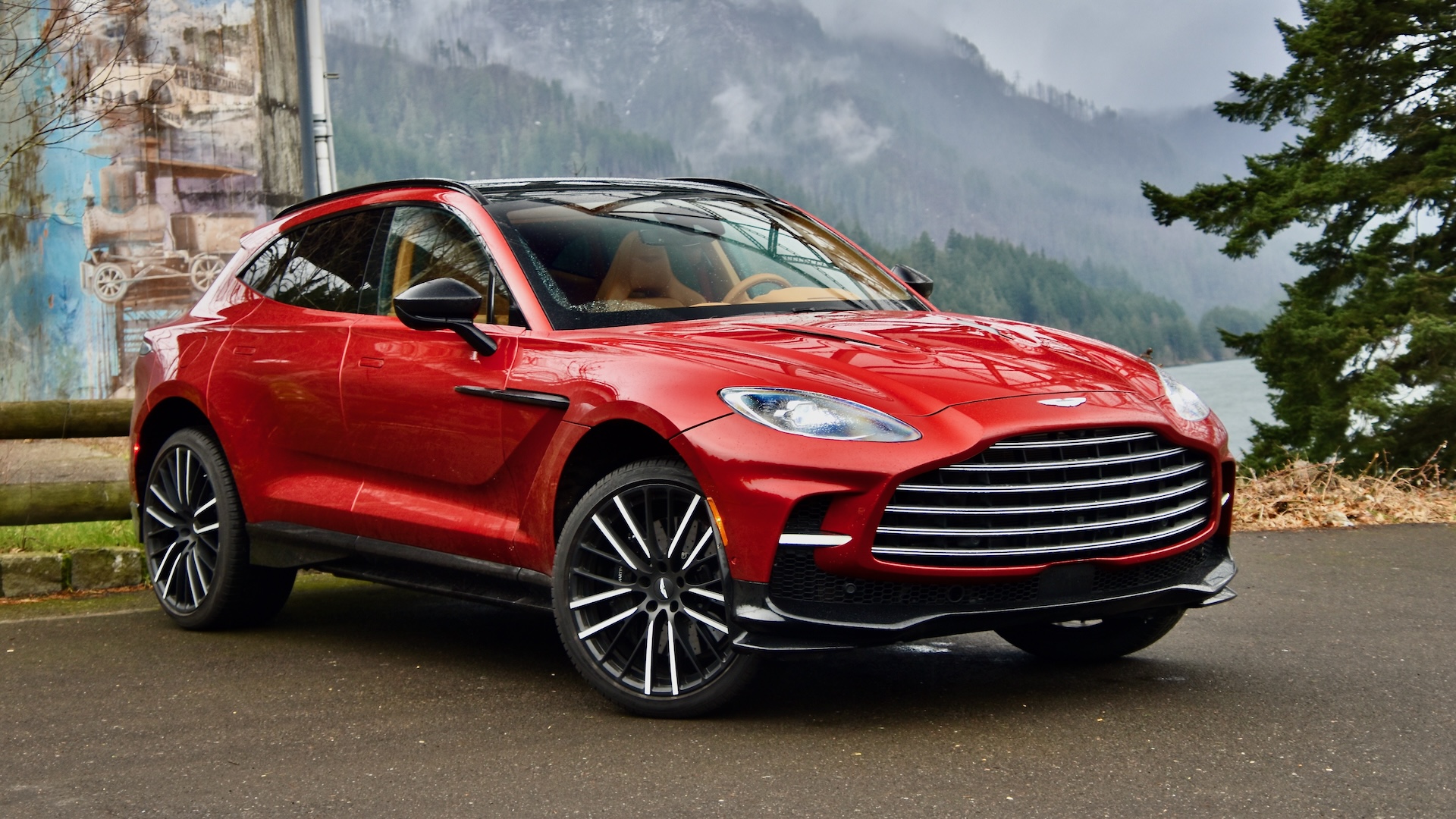 2024 Aston Martin DBX707