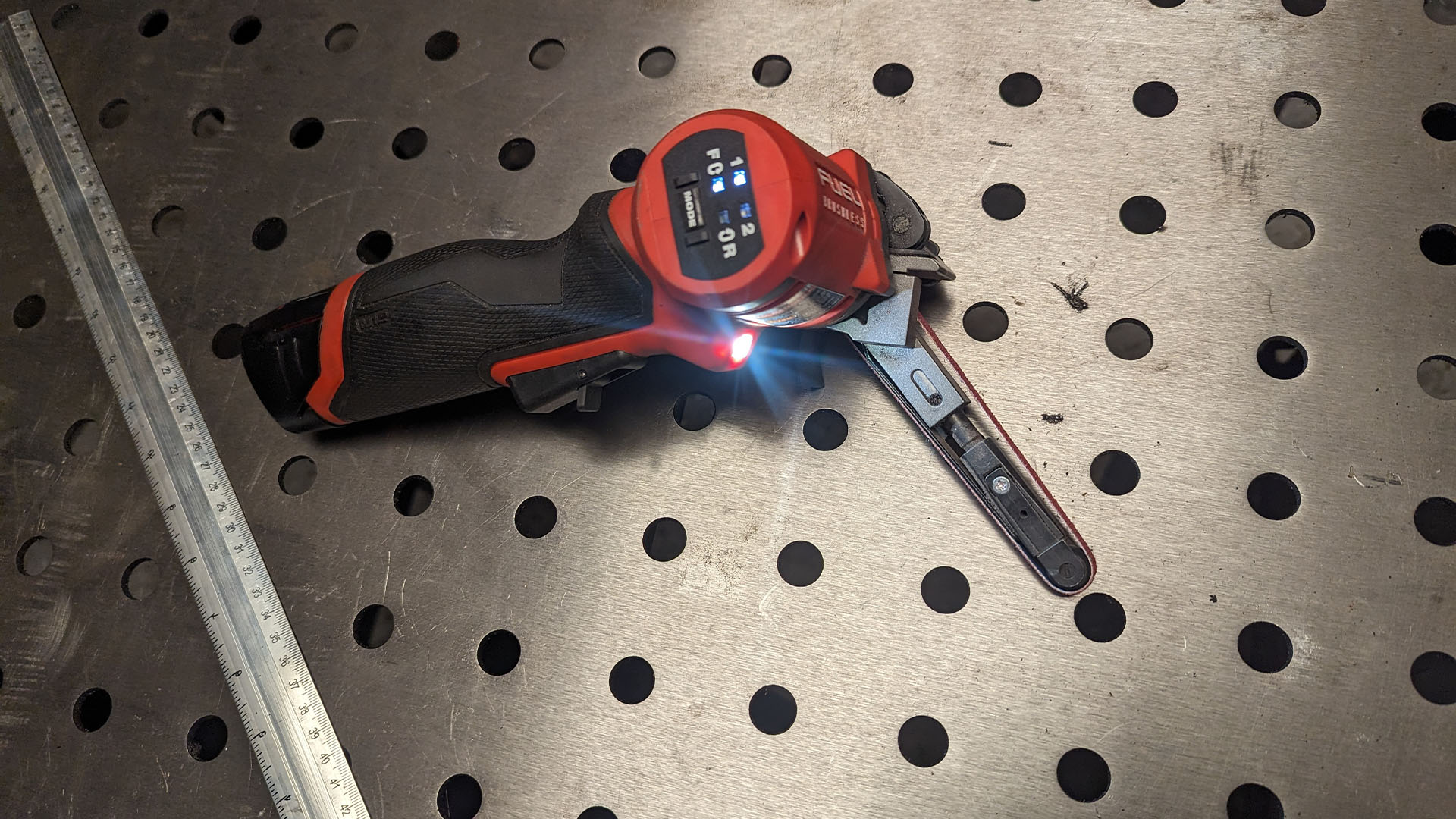 Milwaukee M12 Cordless Bandfile Review