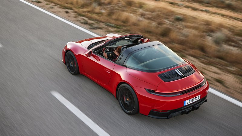 There Will Be No Manual Porsche 911 in 2025