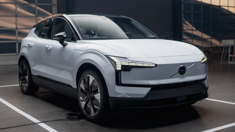 2025 Volvo EX30