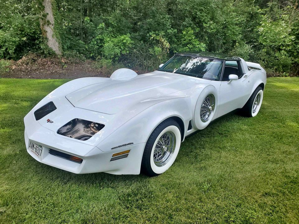 Long-nose 1982 Chevrolet Corvette (C3)