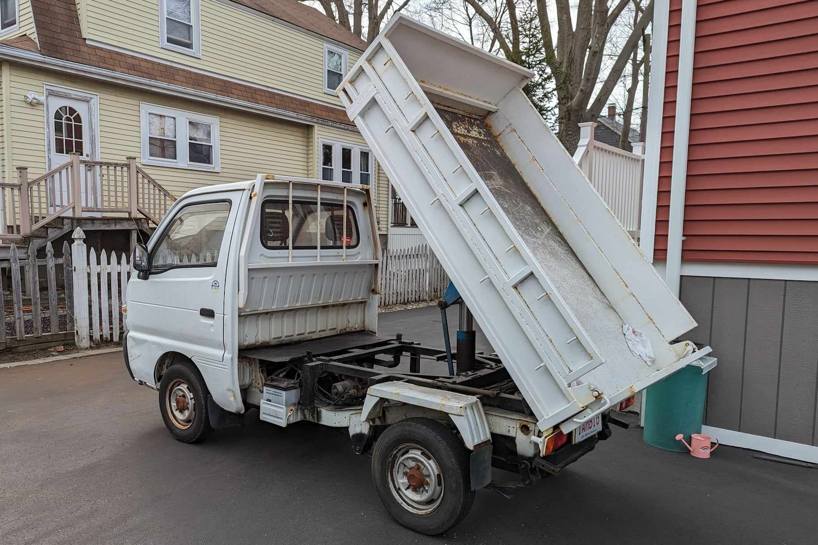 Suzuki Carry dump truck