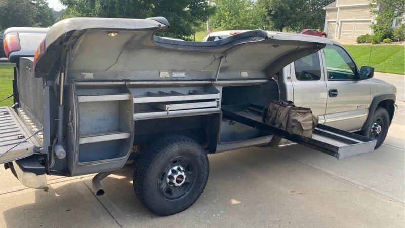 This Old GMC Work Truck’s Genius Bed Is More Useful Than Any New Pickup