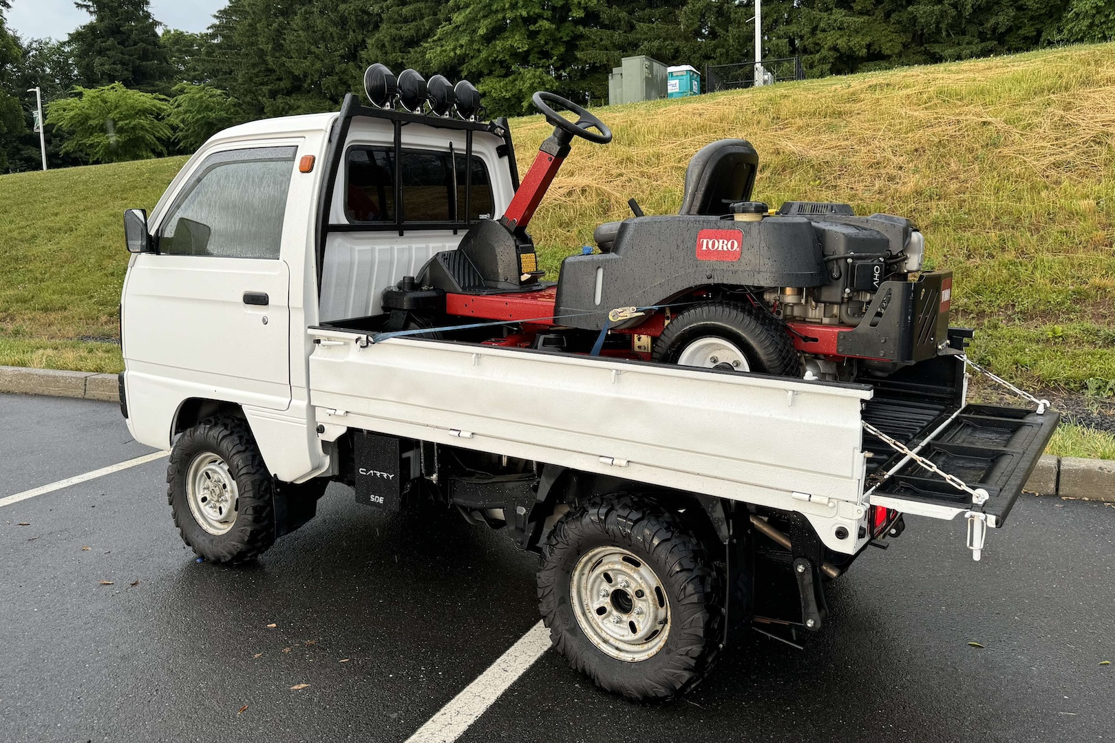 Mason Mongeon's Suzuki Carry kei truck