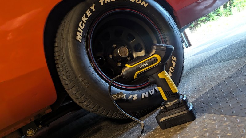 AstroAI Portable Tire Inflator Hands-on Review