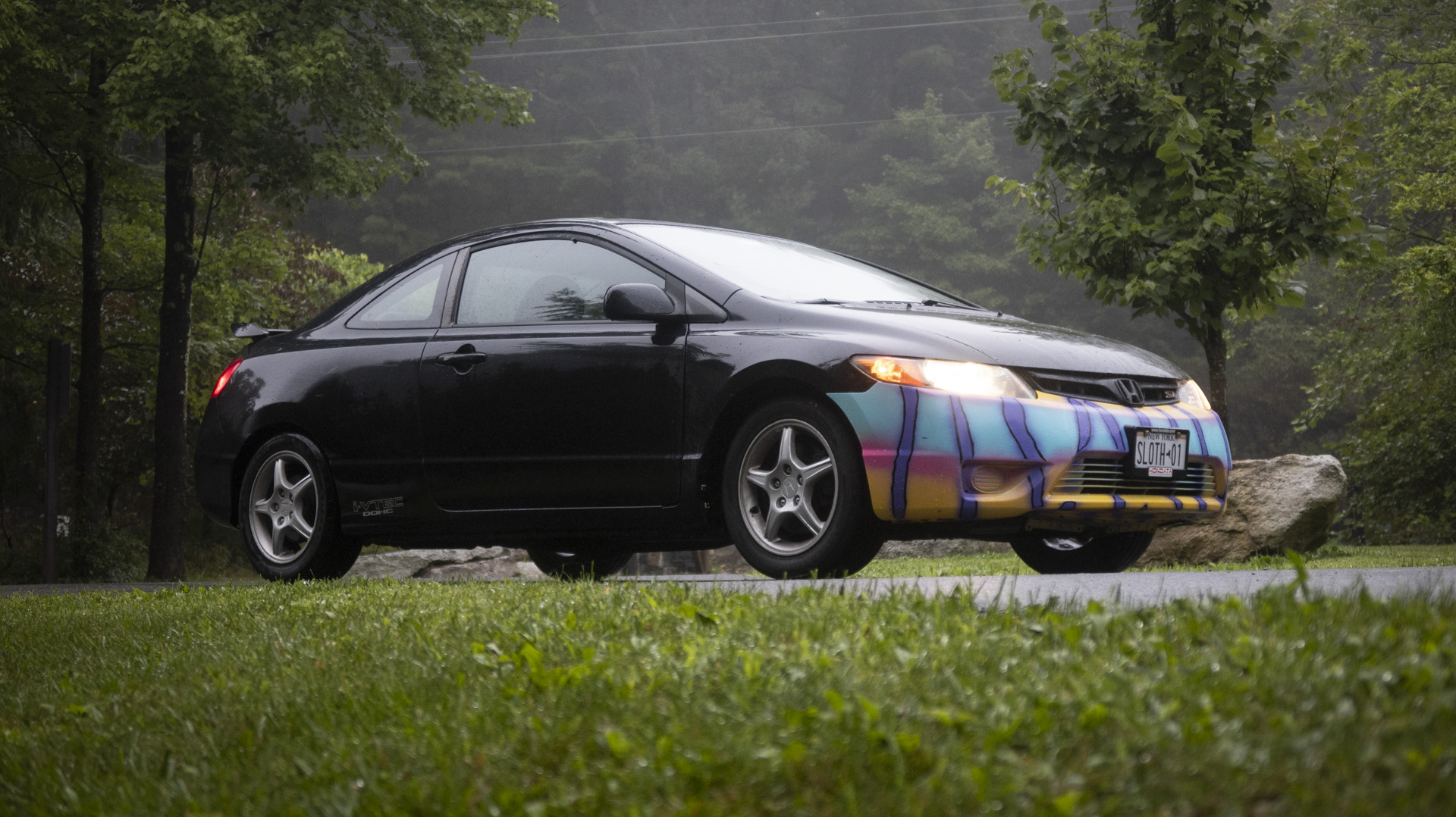 Eighth-gen Honda Civic Si race car.