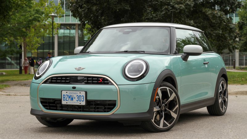 2025 Mini Cooper S Review: Back to School