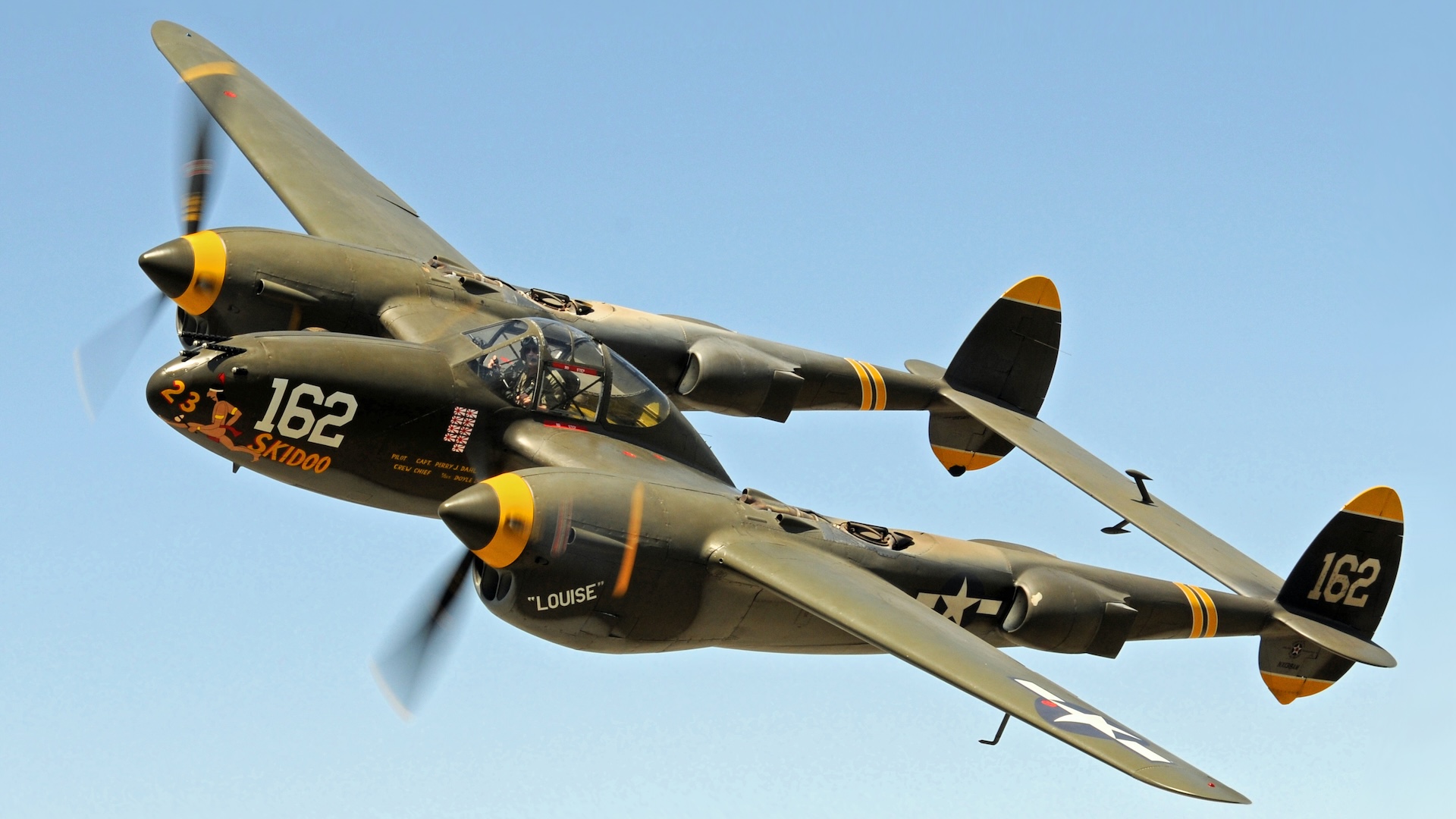 P38 Lighting warplane flying.