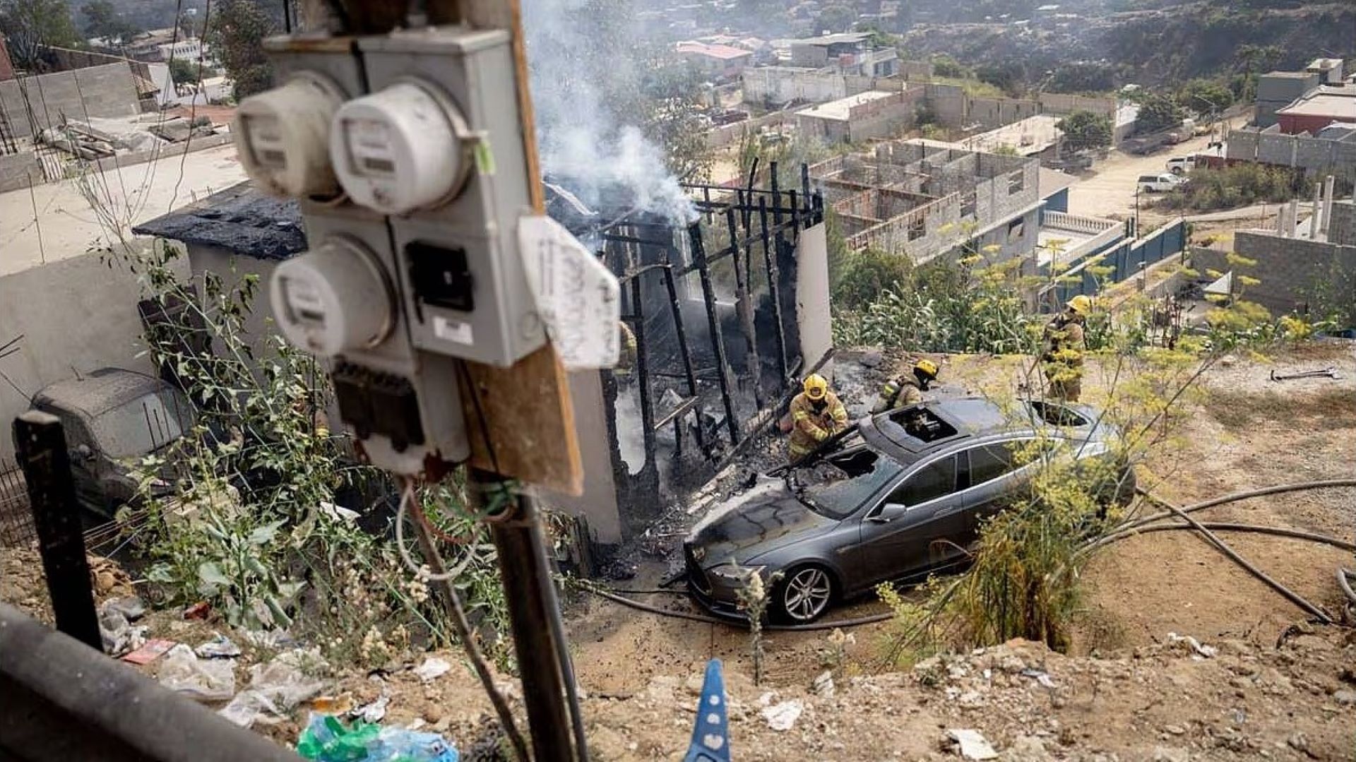 Tijuana Model S house fire 02 by Omar Martinez Noyola of cuartoscuro