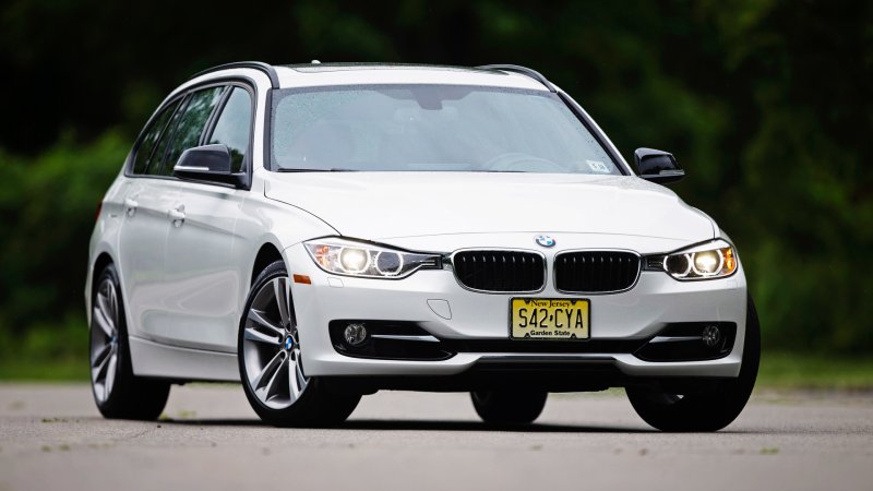 BMW Recalls Over 720,000 Cars for Water Pump Wiring That Can Catch Fire