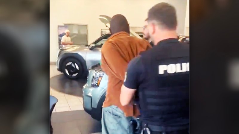 Kia Dealer Tricks Scammer Into Getting Arrested During Post-Purchase Congratulations Video