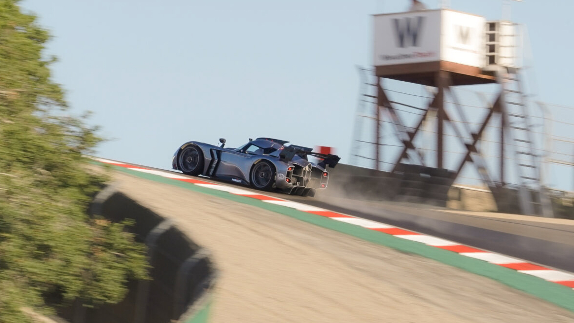 The McMurtry Speirling ascends the Corkscrew during one of its record-setting hillclimb runs.