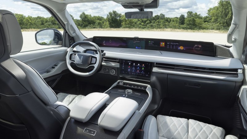 Lincoln Navigator super-wide touchscreen.