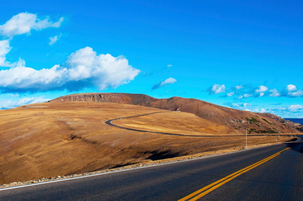 North America, USA, Colorado, Estes Park, Rocky Mountain National Park, Scenic Views Along Trail Ridge Road. (Photo by: Education Images/Universal Images Group via Getty Images)