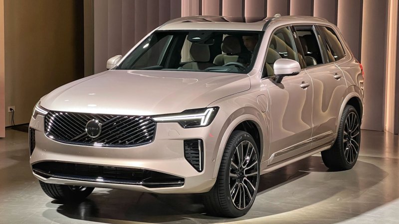 2025 Volvo XC90: New Look, Big Updates Make This Already Great SUV Even Better