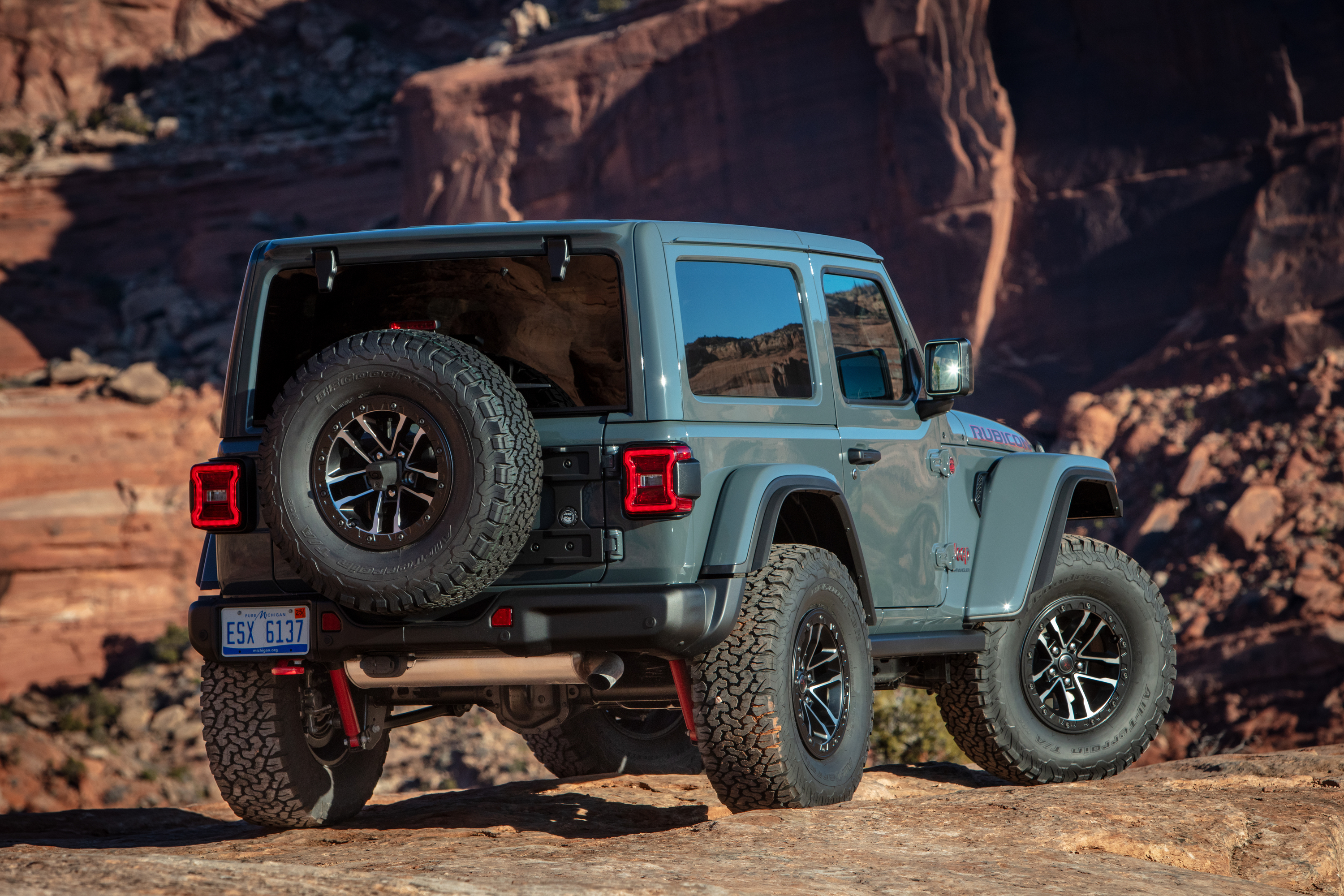 2025 Jeep® Wrangler Rubicon X 2-door with Xtreme 35 Tire Package