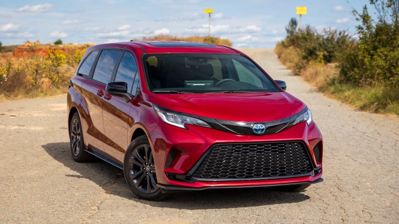 2025 Toyota Sienna Quick Review: The Last Honest Minivan