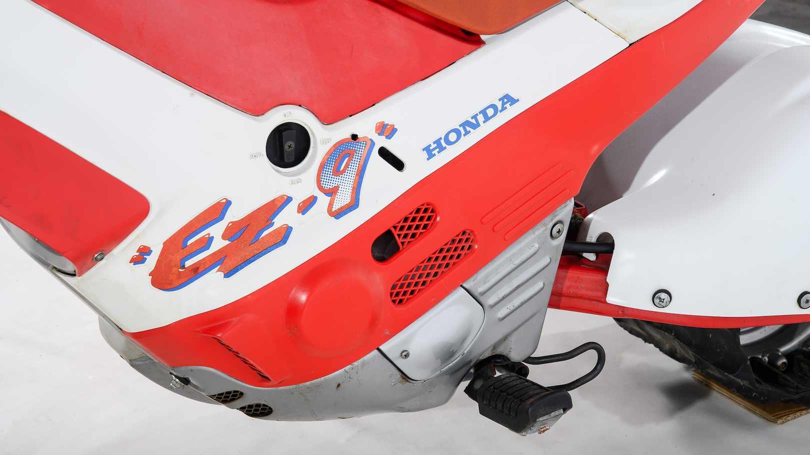 Honda EZSnow close-up