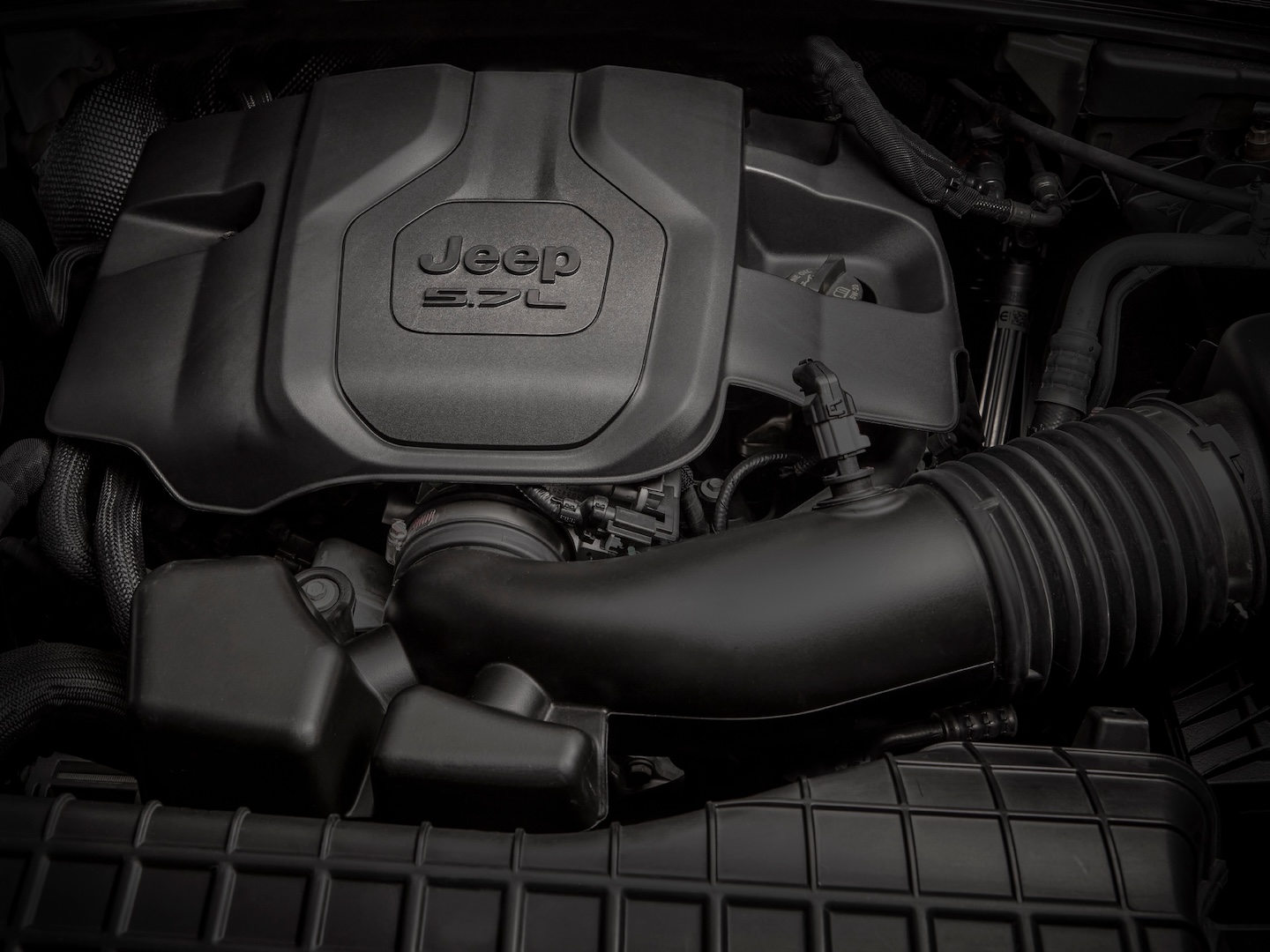 The available 5.7-liter V-8 in the Jeep® Grand Cherokee L Summit Reserve delivers 357 hp, 390 lb.-ft. of torque and towing capacity of up to 7,200 pounds.