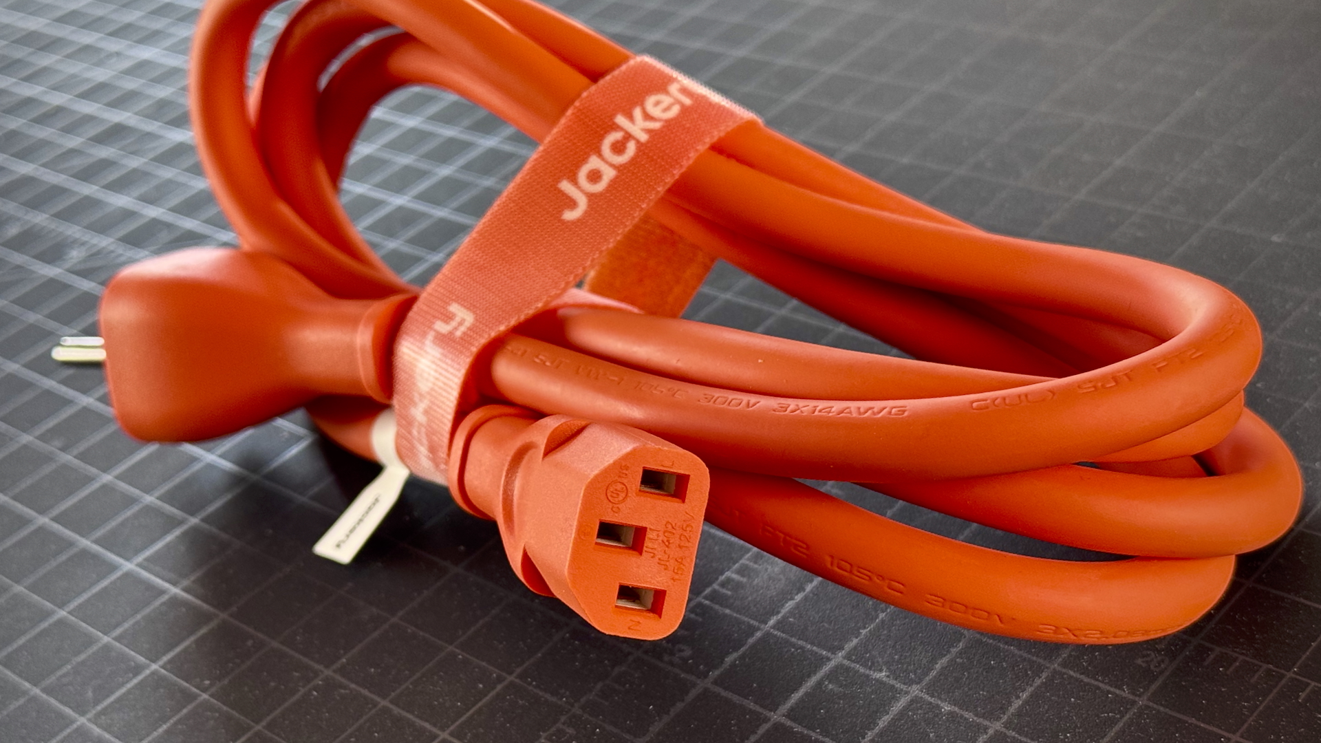 Jackery charging cable