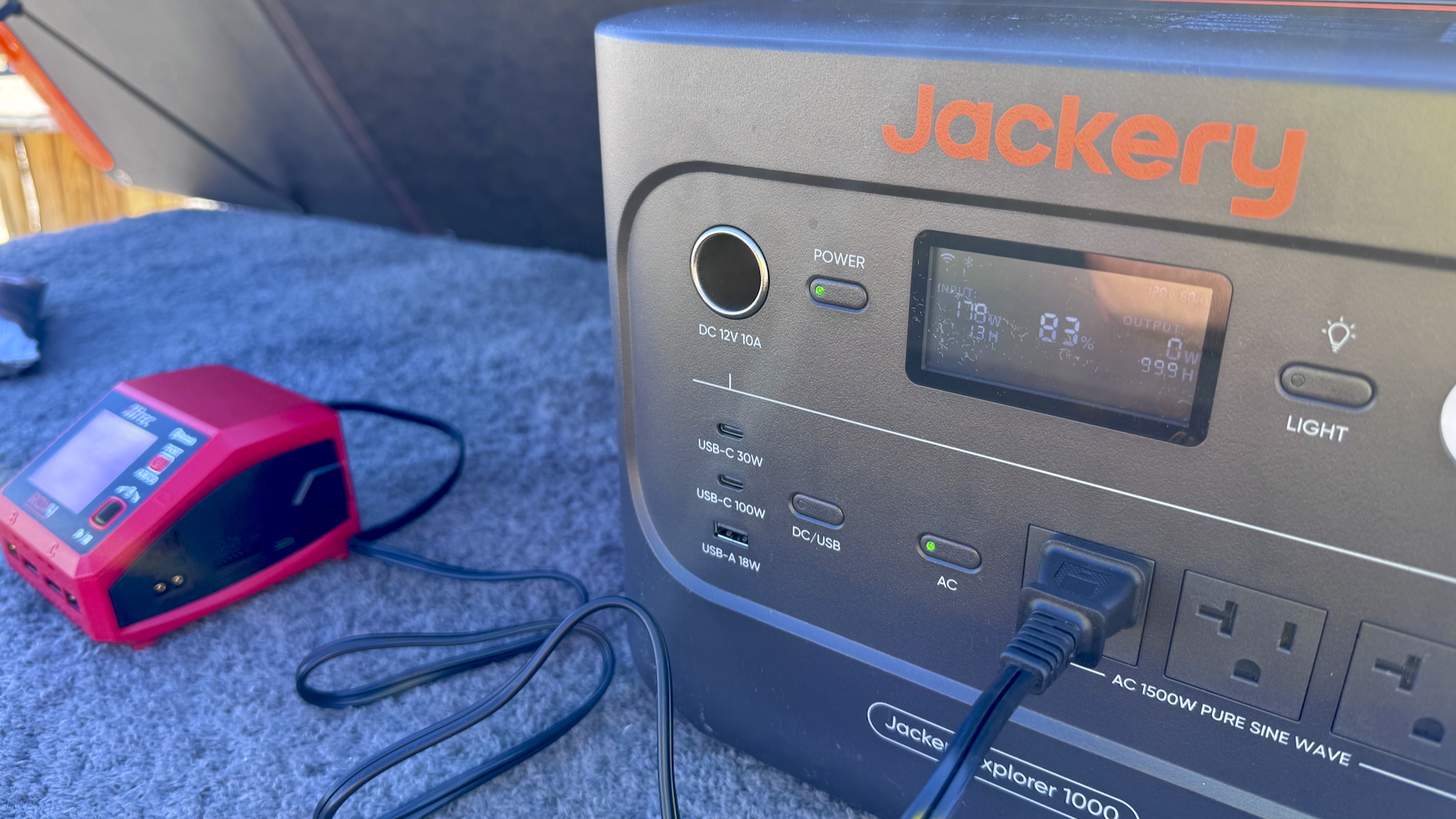 Jackery Explorer 1000 v2 Solar Generator Hands-On Review 