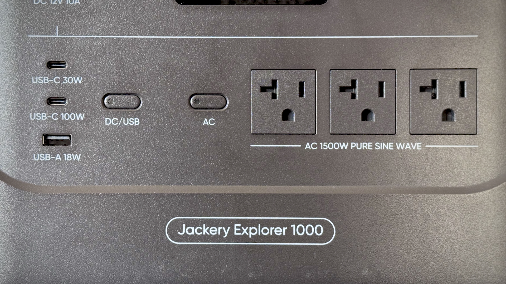 Jackery Explorer 1000 v2 controls 