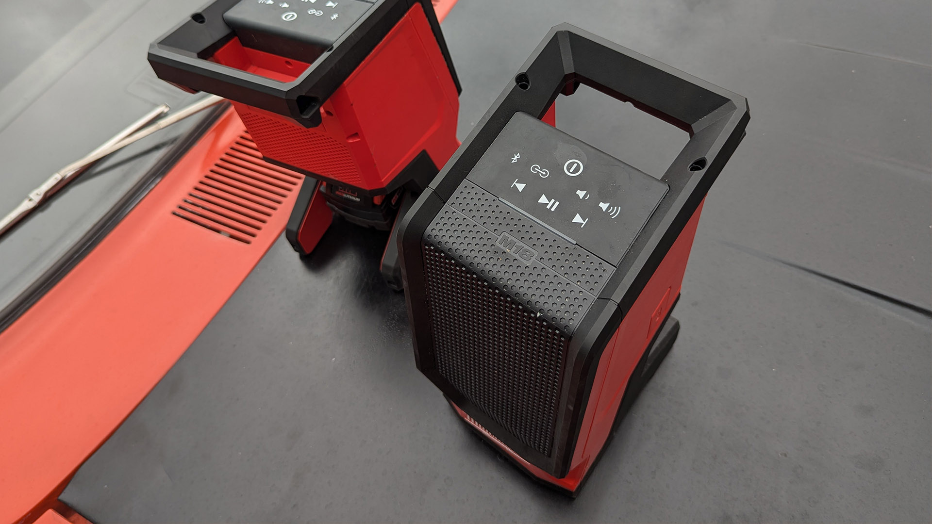 Milwaukee M18 Bluetooth Jobsite Speaker Hands-On Review