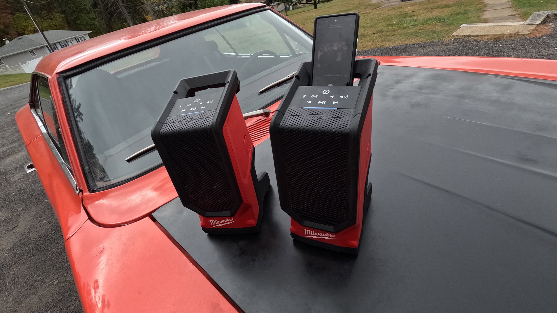 Milwaukee M18 Bluetooth Jobsite Speaker Hands-On Review