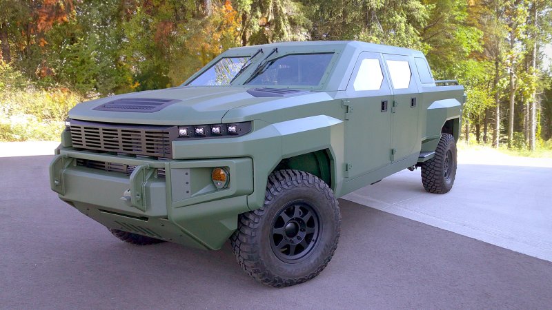 New GM Defense Prototype Is an Electric Silverado HD ZR2 With Diesel Range Extender