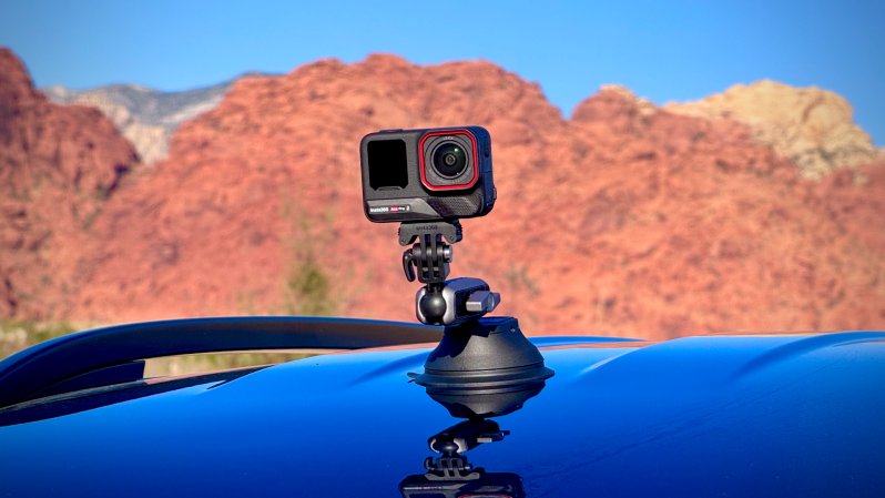 insta360 ace pro2 with suction mount on roof of tiguan